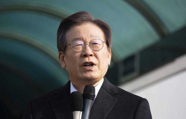 仁信配资 时隔三年李在明再度角逐韩国总统，这一次还有悬念吗？